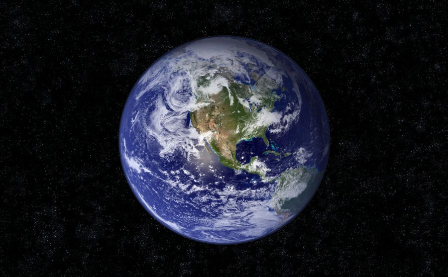 ֣